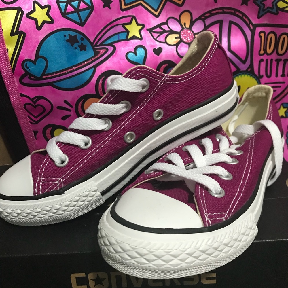 NWT! Girls Converse sneaker. Size 11.